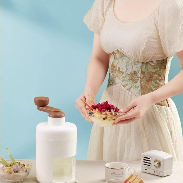 Hand-operated ice cream churner